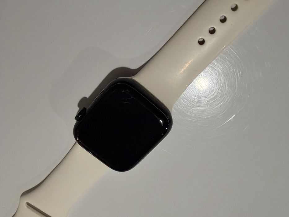 Appel watch z serii 7 plus paski