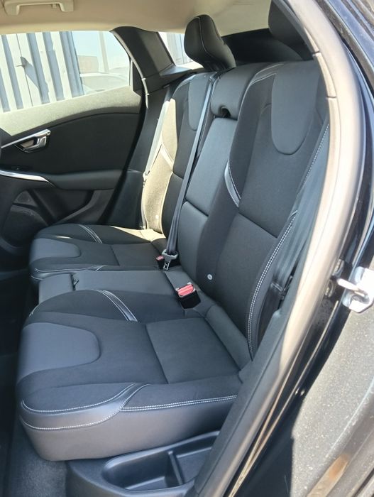 Volvo V40 D2 , Gasóleo, ano 2015, desde 168€/mes