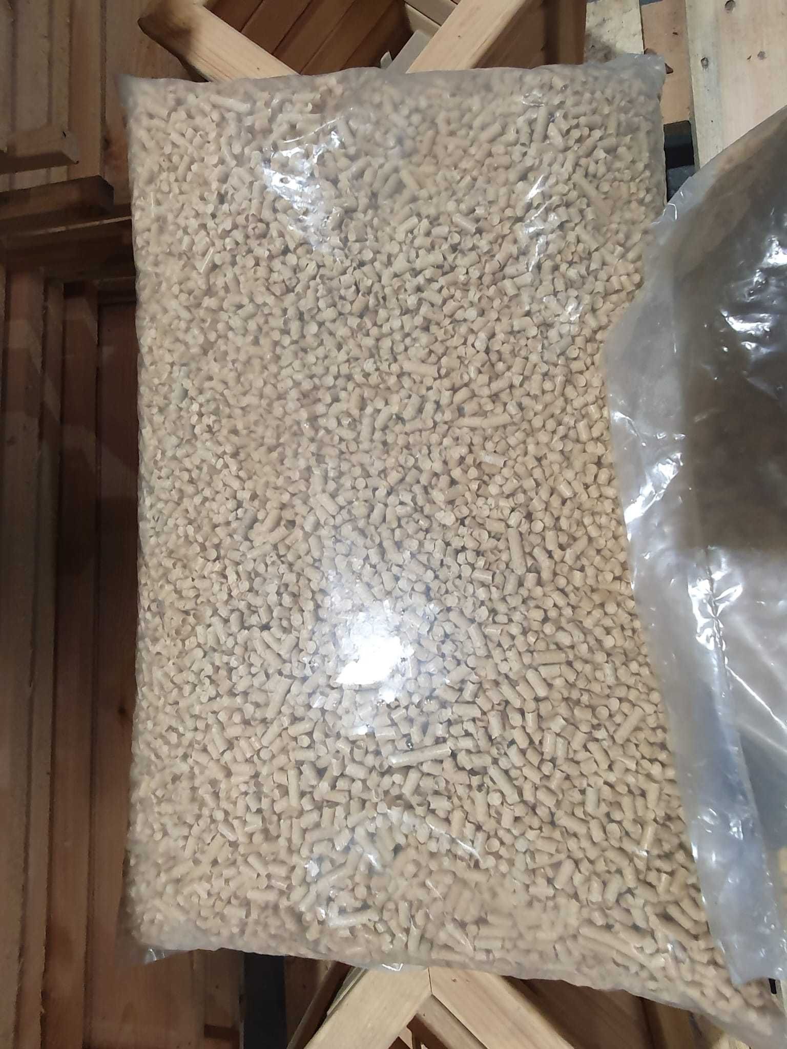 Pellet pelet sosnowy PREMIUM 15kg - produkcja Wołomin