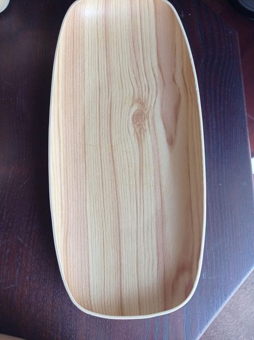 Travessa, taça, molheira e prato com divisórias