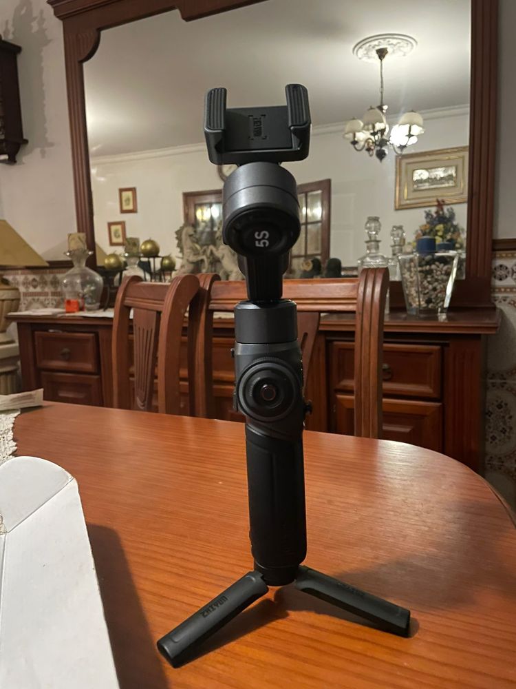 Estabilizador para telemóvel Gimbal ZHIYUN Smooth 5S