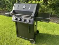 Sprzedam grill gazowy Napoleon Phantom Freestyle 425 z rożnem