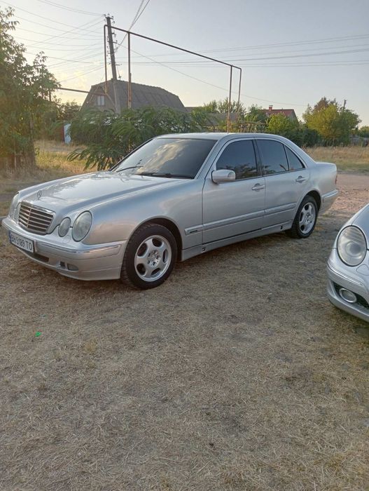 Мерседес 210 рестайл.