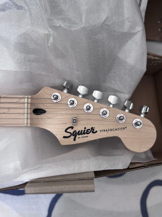 Squier by Fender Sonic Stratocaster Electric Guitar