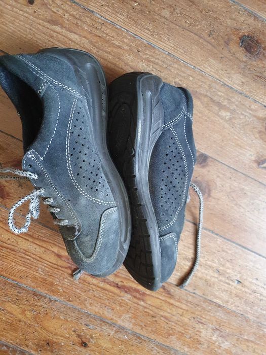 Calçado de segurança. Bom estado. Biqueira de aço. Número 38