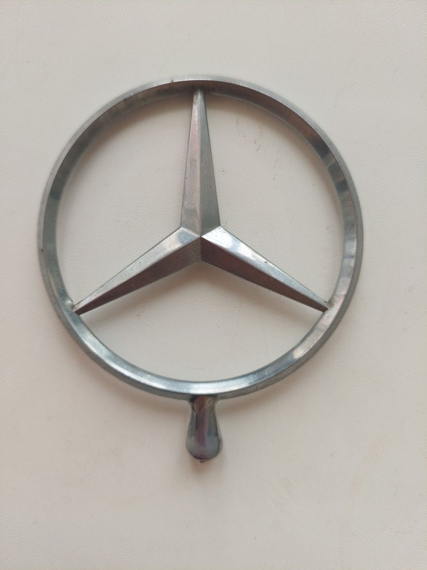 Значок  Mercedes