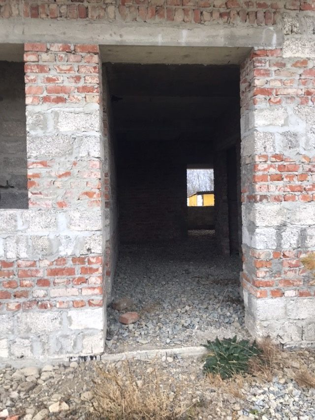 Дешево збудований особняк в місті