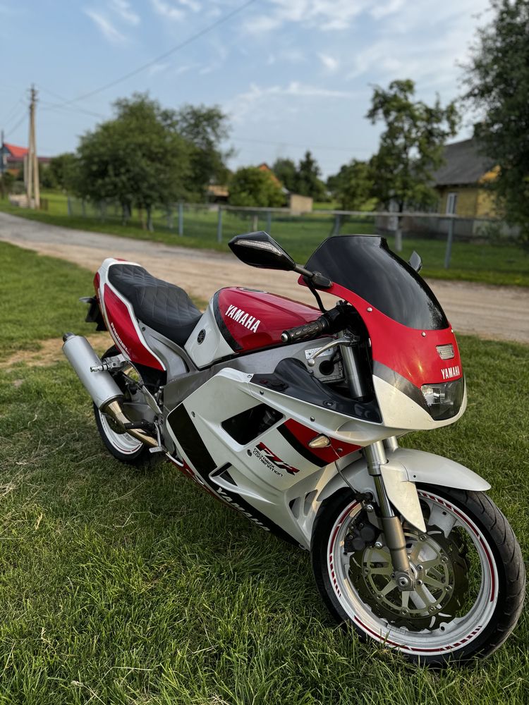 Yamaha FZR1000 (1992)