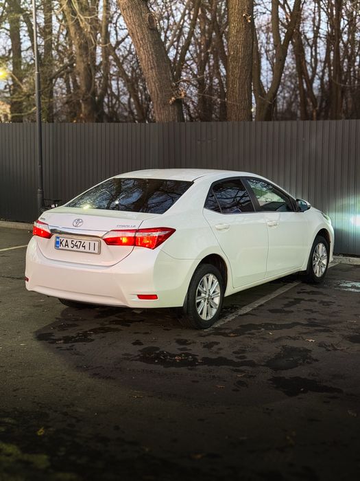 Toyota Corolla 2014 1.6 (торг)