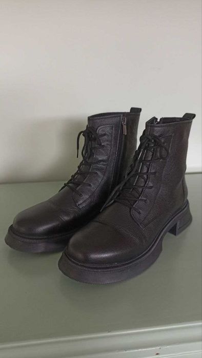 Жіночі черевики шкіряні 39 р