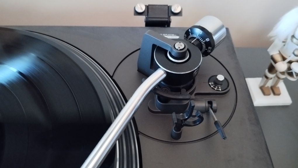 Vendo gira discos Technics SL 1410