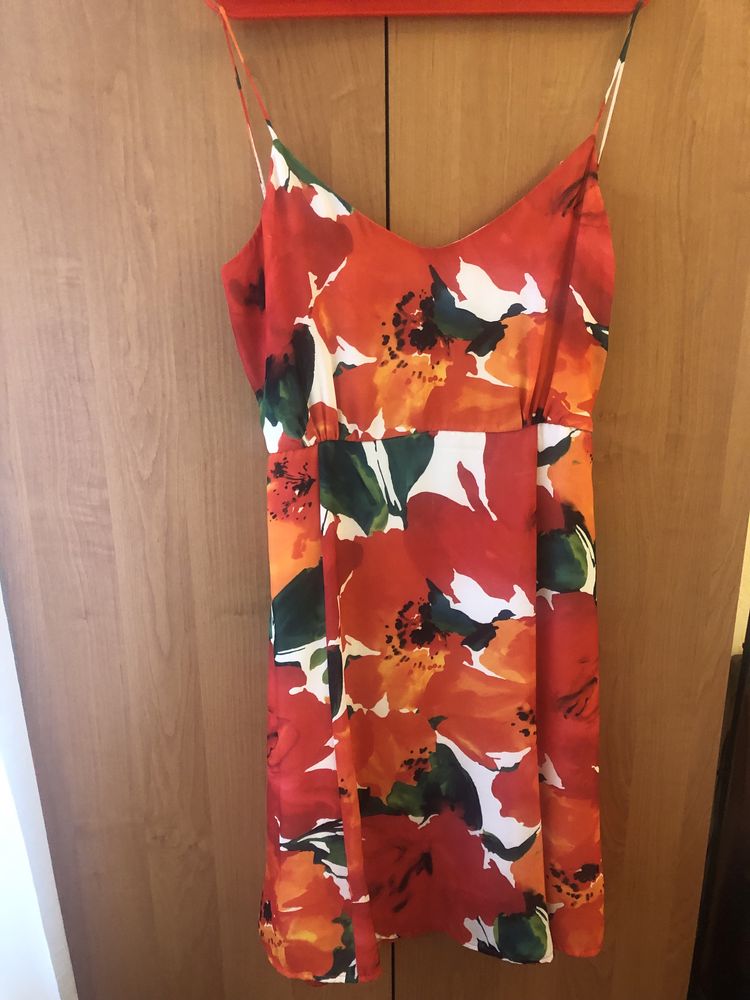 Платье Zara 100 грн