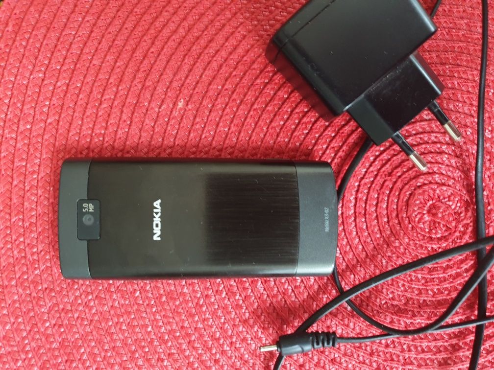 Telefon Nokia X3-02 z głośnikiem Nokia