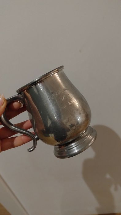 Srebrny metalowy kufel replika Ed Muldoon 1976