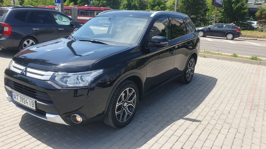 Mitsubishi Outlander 4na4