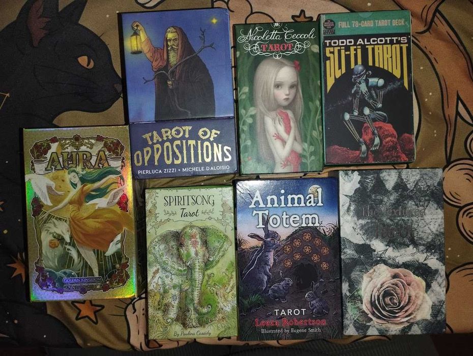 Карти Таро 12*7 в твердих і звичайних коробках, Алі і Тему, стан нових