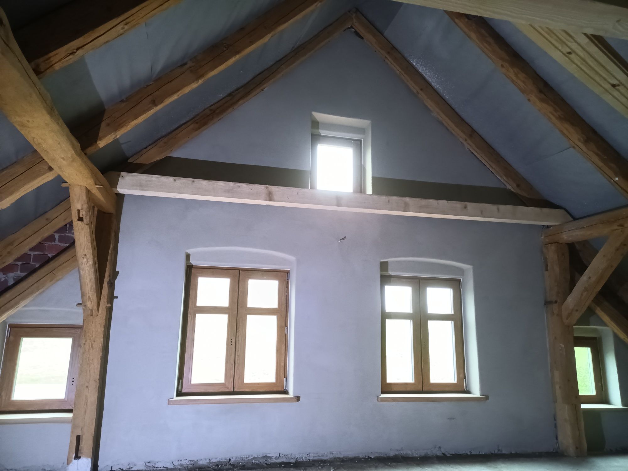 Tynkowanie. Tynki cementowo-wapienne, gliniane, gipsowe