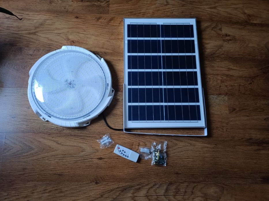 Потужний світильник на сонячній батареї 100-200ват , пожектор, LED
