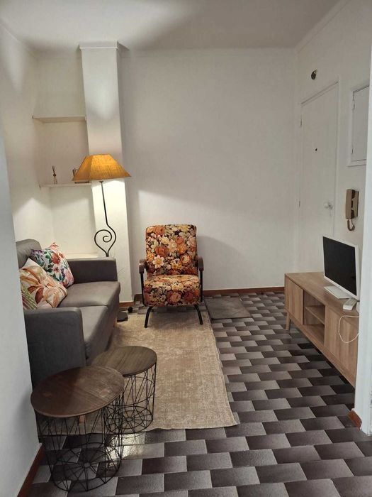 T1 totalmente renovado e mobilado.