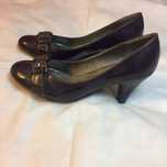 Sapatos de salto alto de senhora