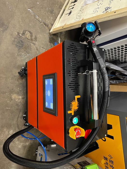 Pulsacyjny laser czyszczący LNT 300W 15mJ top hat JPT Mopa cena brutto