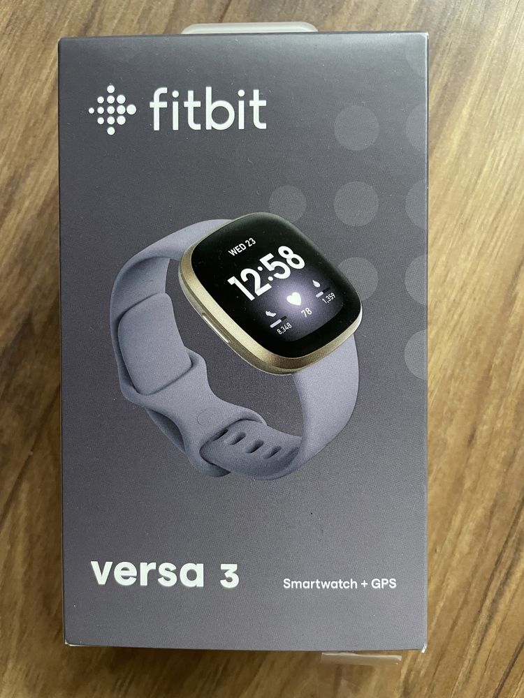 Smartwatch FitBit Versa 3 fioletowy