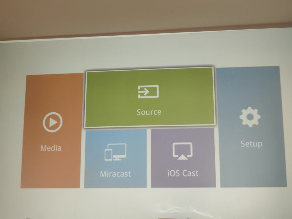 Sprzedam projektor overmax multipic 4.1  + uchwyt