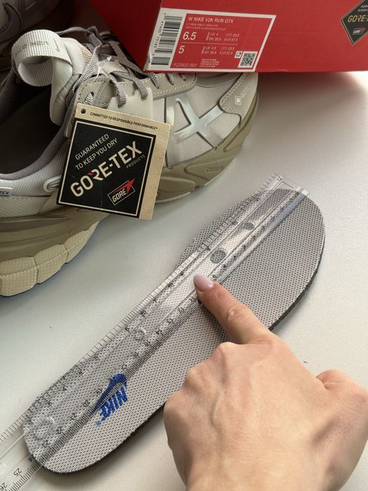 Оригинал 100 % / Кроссовки Nike V2K Run Gore-tex , Eur37.5