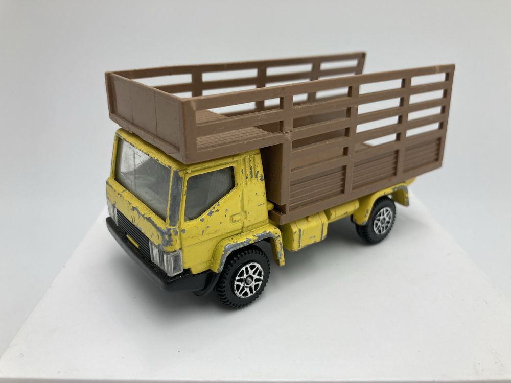 Dinky Toys 381 Convoy Farm Truck