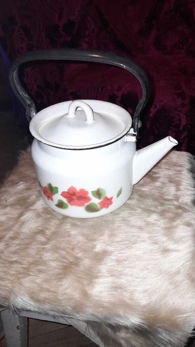 Чайники и бидоны эмалированные из СССР  дешево