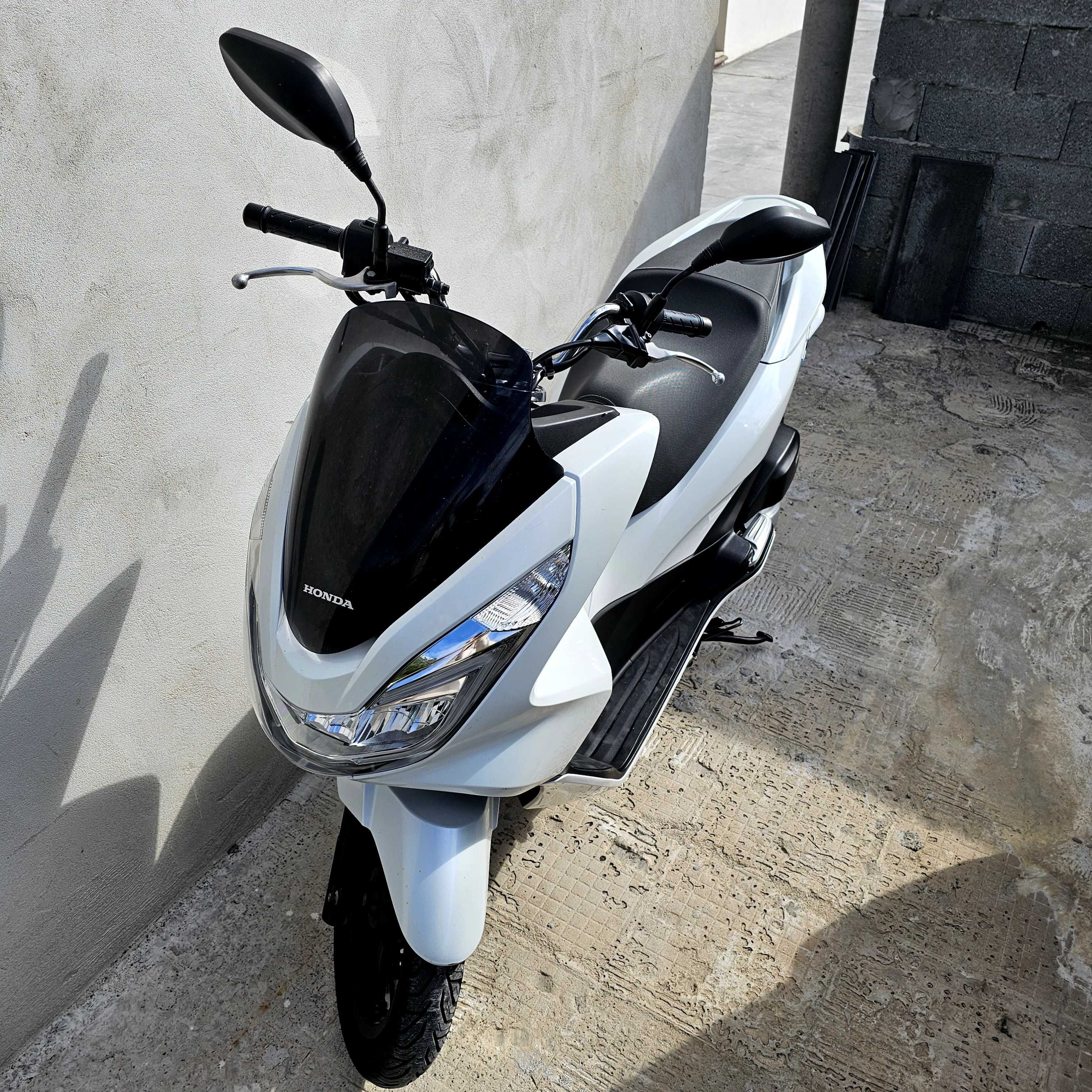 Honda pcx 125 - estimada