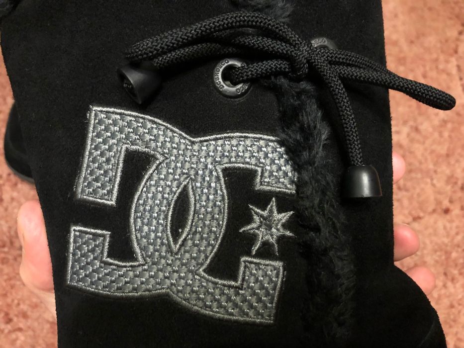 Очень крутые женские замшевые сапоги угги DC Shoe Gondola MID USA