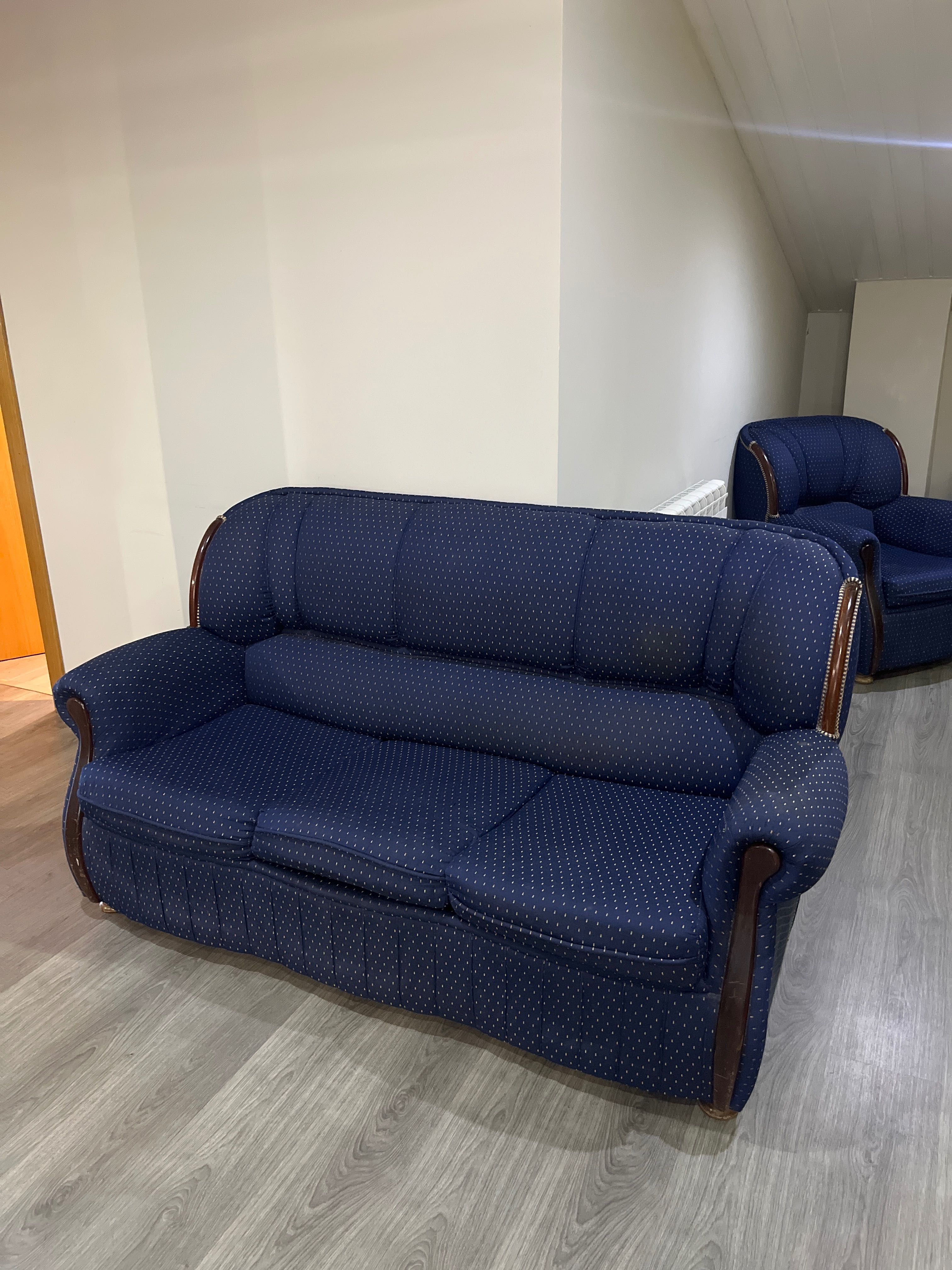 Sofá de 3 lugares + 2 poltronas