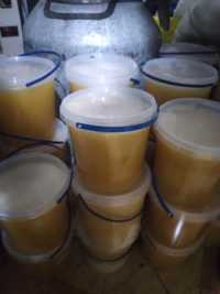 Мед натуральний з власної пасіки 1 литри (1.4 кг)
