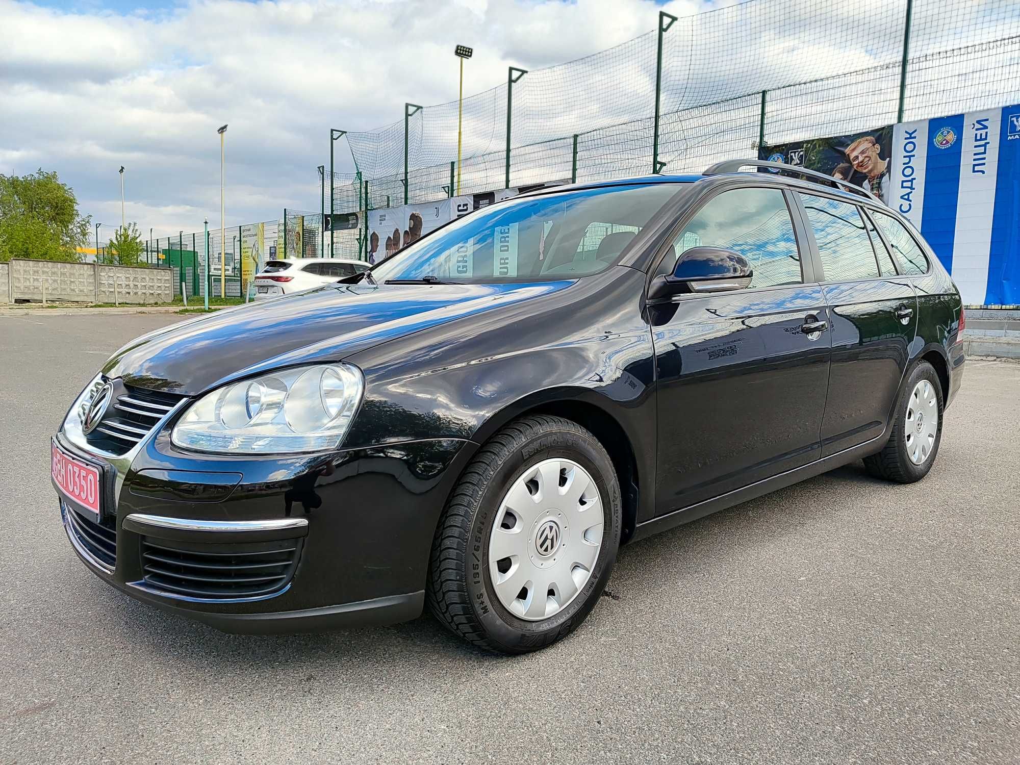 Volkswagen Golf 1,6 MPI бенз-ГАЗ 2009 з Німеччини