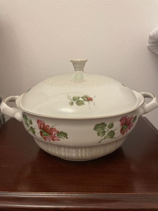 Waza porcelanowa Włocławek z różyczkami duża