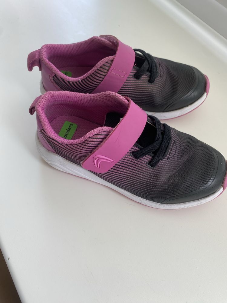 Крассовки на девочку,фирма Clarks