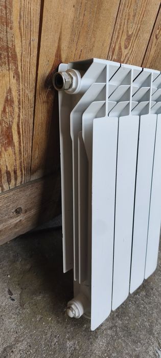 Aluminiowy grzejnik kaloryfer 4 żeberka