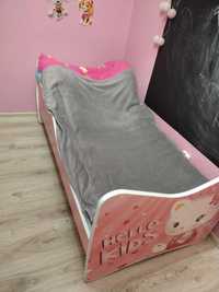 Łóżko z materacem dla dziewczynki