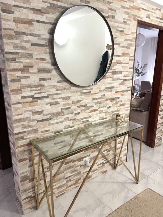 Consola dourada em ótimo estado