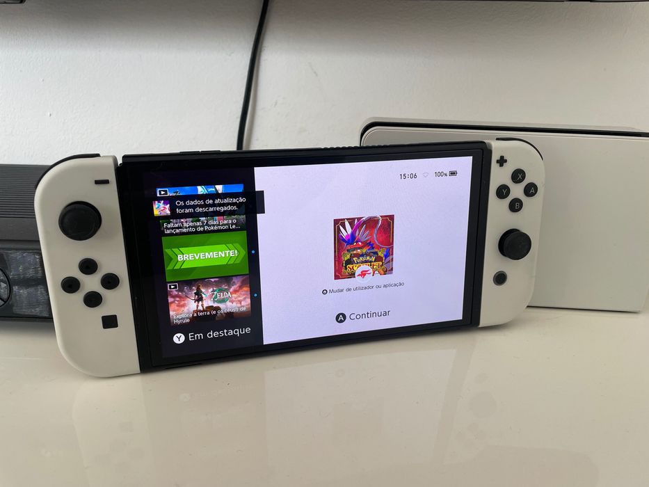 Nintendo Switch OLED + 2 Jogos