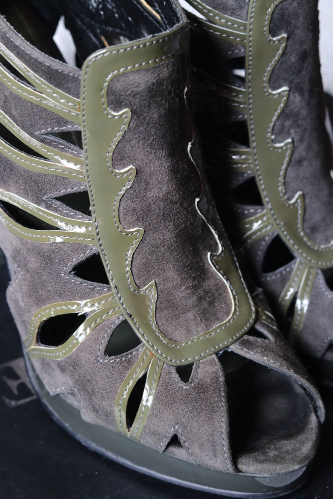 Босоніжки жіночі, 37 р., туфлі на високих підборах. Натур. замша/шкіра