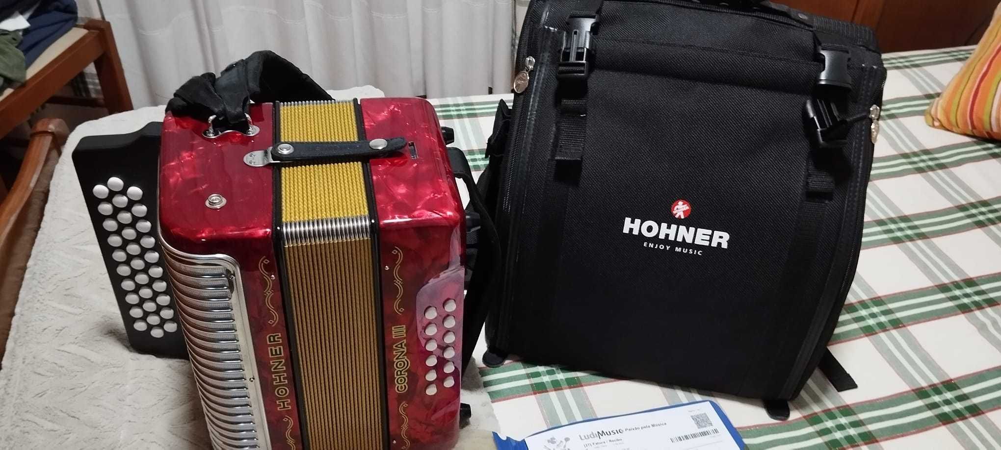 Hohner Corona III