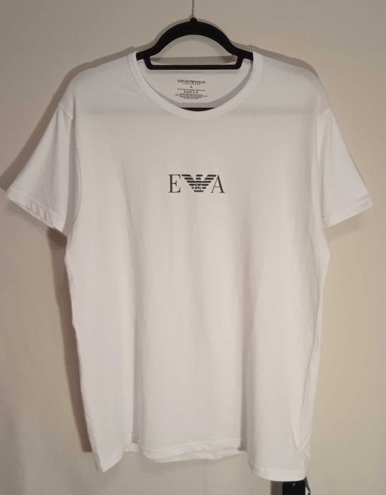 Нова біла чоловіча футболка Emporio Armani ; Розмір XL