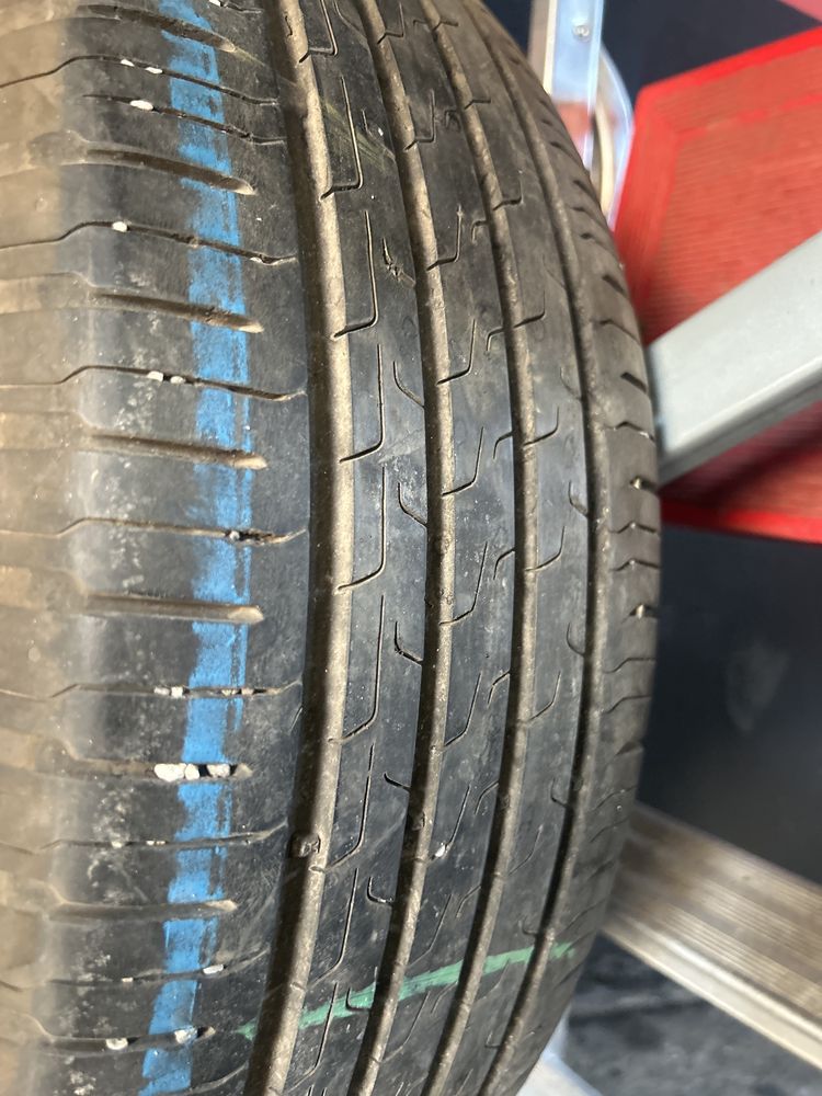 215/60/17 em bom estado
