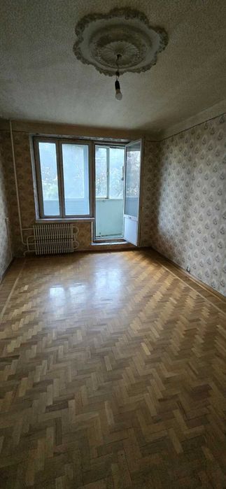 Продаётся 2к квартира в высотке район ТРК Украина