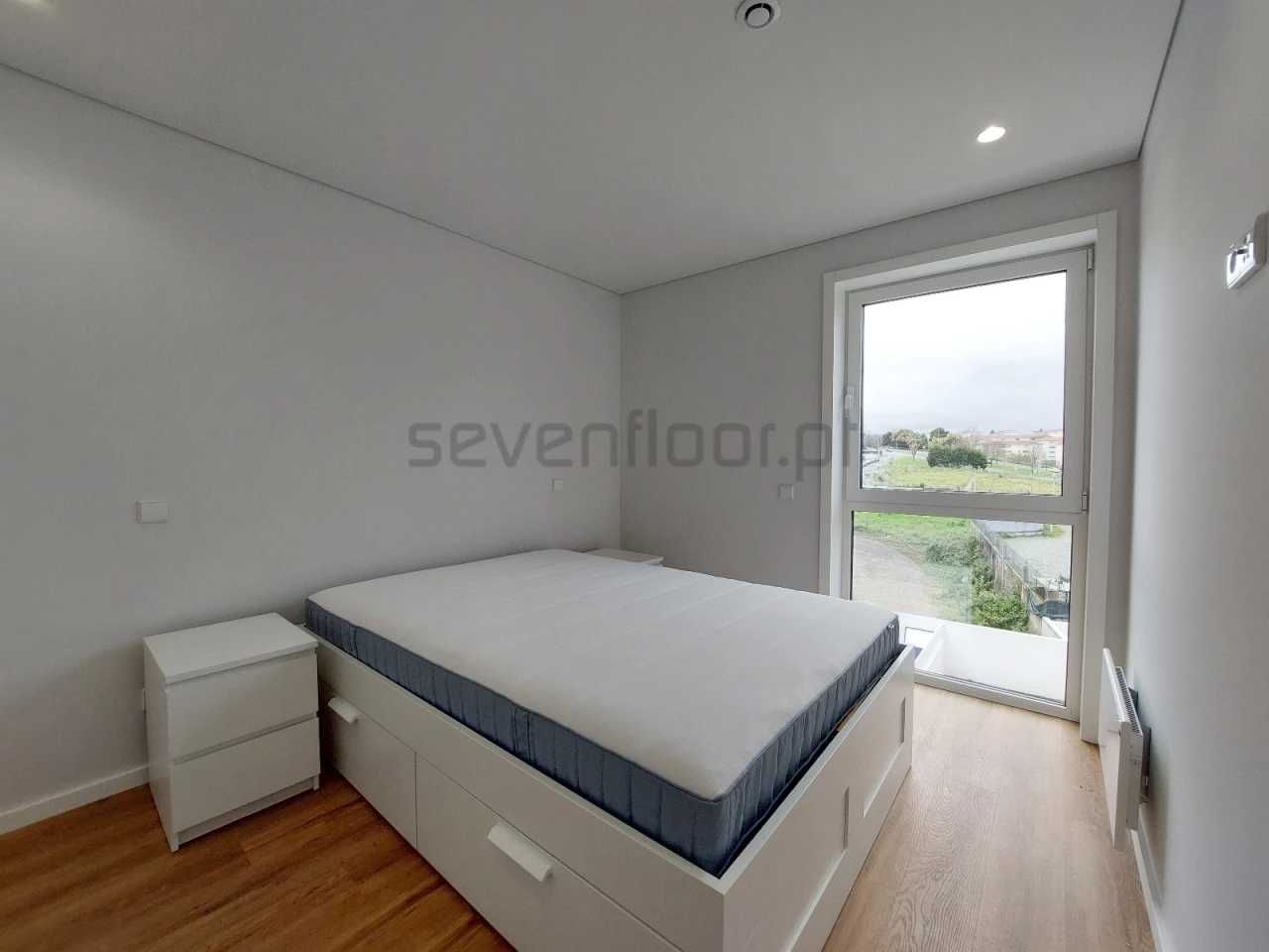 Vendo Cama IKEA com arrumação Nova, com estrado e colchão (Porto)