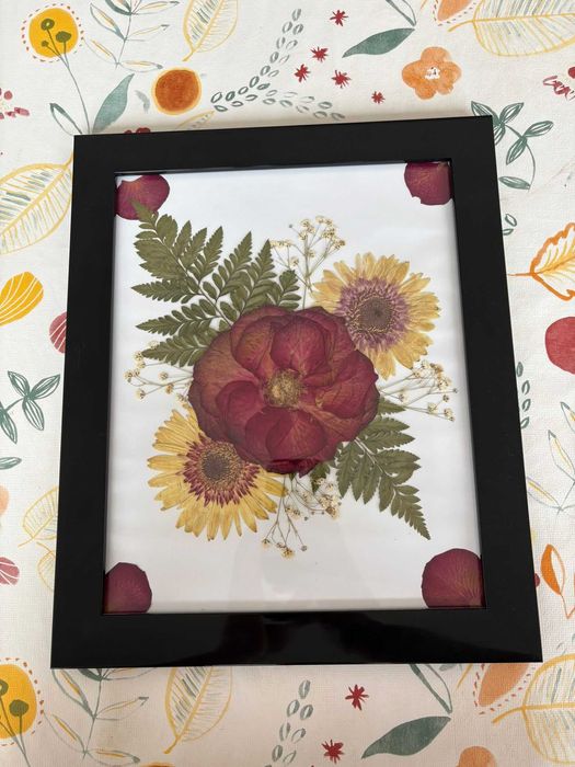 Composição Floral com moldura preta
