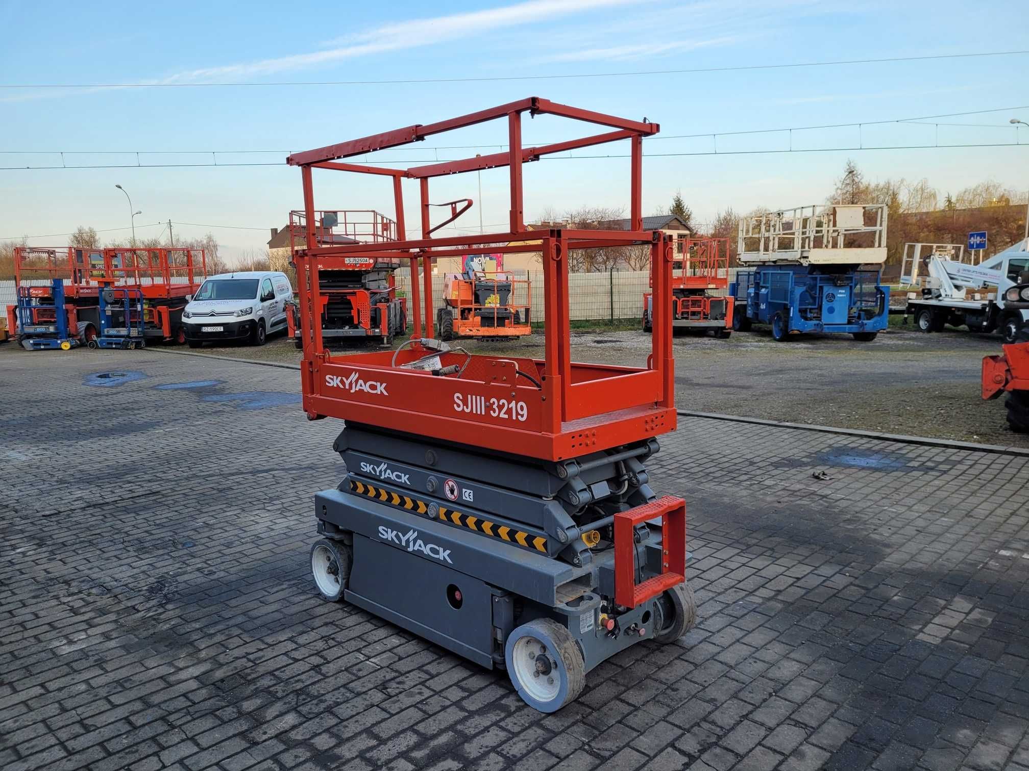 Skyjack SJIII 3219 - 2015r nożycowy zwyżka 8 m mini 1312kg kompakt jlg