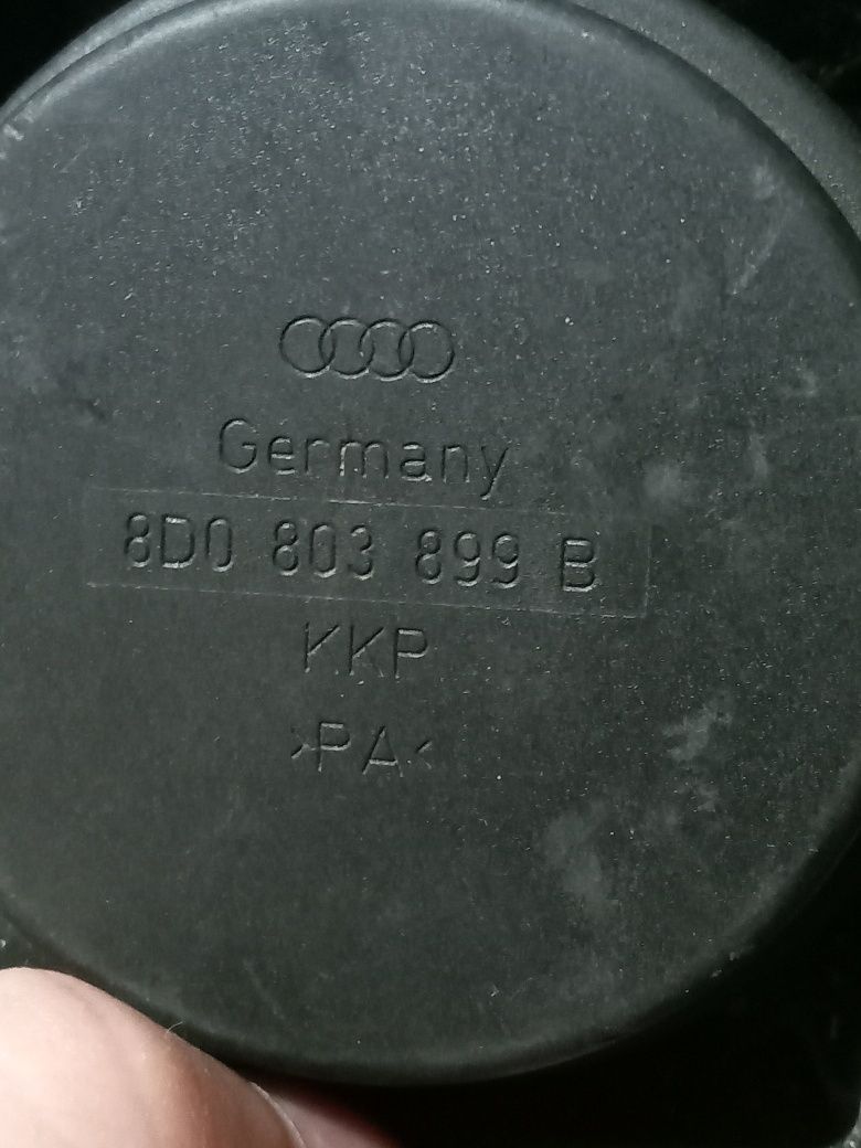 Болт крепления запаски (оригинал) Volkswagen B5